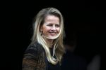 Amsterdam 2 december 2015
Koninklijke Familie bij uitreiking Prins Claus Prijs 2015 in het Koninklijk Paleis op de Dam. De Prins Claus Prijzen worden door het Prins Claus Fonds voor Cultuur en Ontwikkeling sinds 1997 jaarlijks toegekend aan kunstenaars, denkers en culturele organisaties. Aanwezig Koning Willem Alexander koningin Maxima Prins Constantijn Prinses Beatrix Prinses Laurentien en Prinses Mabel