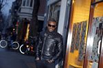 Amsterdam 4 januari 2016
Regilio Tuur ontmoet Ruud Gullit en Dirk Zeelenberg op de cornelis schuytstraat.