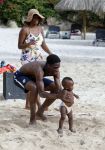Curacao, 27 December 2015
Jean Paul Boetius (FC Basel) samen met Kenny Tete (Ajax), Terence Kongolo (Feyenoord), Rodney Kongolo (Manchester City) en Jody Lukoki (SC Cambuur) op het strand aan het voetballen
