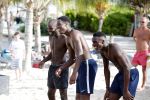 Curacao, 27 December 2015
Jean Paul Boetius (FC Basel) samen met Kenny Tete (Ajax), Terence Kongolo (Feyenoord), Rodney Kongolo (Manchester City) en Jody Lukoki (SC Cambuur) op het strand aan het voetballen