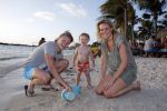 Curacao 31 december 2015
Thomas Berge met Myrthe Milius en hun zoon Jack op Curacao.