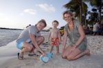 Curacao 31 december 2015
Thomas Berge met Myrthe Milius en hun zoon Jack op Curacao.