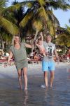 Curacao 31 december 2015
Thomas Berge met Myrthe Milius en hun zoon Jack op Curacao.