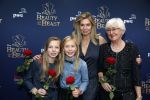 Scheveningen 13 december 2015
Premiere Beauty & the beast in het circustheater.
Vivian Slingerland met kinderen en moeder
