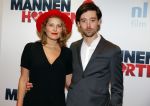 Amsterdam 14 december 2015
Premiere manneharten 2 in het nieuwe de la mar theater met als cast,
Barry Atsma Daan Schuurmans Jeroen Spitzenberger Fabian JansenMingus Dagelet Katja Herbers Hadewych Minis Jelka v Houten Liliana de Vries Maartje v d Wetering Barbara Sloesen Bo Maerten en Annick Boer. Willem Voogd met vriendin