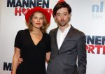 Amsterdam 14 december 2015
Premiere manneharten 2 in het nieuwe de la mar theater met als cast,
Barry Atsma Daan Schuurmans Jeroen Spitzenberger Fabian JansenMingus Dagelet Katja Herbers Hadewych Minis Jelka v Houten Liliana de Vries Maartje v d Wetering Barbara Sloesen Bo Maerten en Annick Boer. Willem Voogd met vriendin