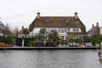 Aalsmeer 2 december 2015
Gerard Joling zou het huis van zijn manager Wino Omtzgt hebben gekocht.
