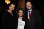 Amsterdam 22 december 2016
Premiere wereld kerstcircus in Carre. Anouk v Nes met vriend en zijn dochter