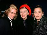 Apeldoorn 17 februari 1999
Conny Vandenbosch samen met haar kinderen



PETER SMULDERS BV