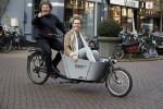 Amsterdam 19 december 2016
Dirk Zeelenberg en zijn vrouw Suus samen in de bakfiets in amsterdam zuid.
