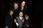 Amsterdam 22 december 2016
Premiere wereld kerstcircus in Carre. Dirk Zeelenberg met vrouw Suus en kinderen