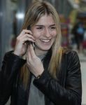 Beverwijk 24 december 2016
Estavana Polman en Rafael v d Vaart overhandigen Charles Ruijgrok een cheque van 2500 euro voor het zeldzame ziekten fonds . Event vond plaats in de winkel van de moeder van rafael Lolita .