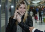Beverwijk 24 december 2016
Estavana Polman en Rafael v d Vaart overhandigen Charles Ruijgrok een cheque van 2500 euro voor het zeldzame ziekten fonds . Event vond plaats in de winkel van de moeder van rafael Lolita .