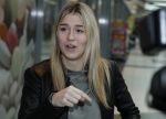 Beverwijk 24 december 2016
Estavana Polman en Rafael v d Vaart overhandigen Charles Ruijgrok een cheque van 2500 euro voor het zeldzame ziekten fonds . Event vond plaats in de winkel van de moeder van rafael Lolita .