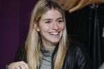 Beverwijk 24 december 2016
Estavana Polman en Rafael v d Vaart overhandigen Charles Ruijgrok een cheque van 2500 euro voor het zeldzame ziekten fonds . Event vond plaats in de winkel van de moeder van rafael Lolita .