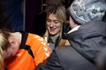 Beverwijk 24 december 2016
Estavana Polman en Rafael v d Vaart overhandigen Charles Ruijgrok een cheque van 2500 euro voor het zeldzame ziekten fonds . Event vond plaats in de winkel van de moeder van rafael Lolita .