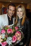 Beverwijk 24 december 2016
Estavana Polman en Rafael v d Vaart overhandigen Charles Ruijgrok een cheque van 2500 euro voor het zeldzame ziekten fonds . Event vond plaats in de winkel van de moeder van rafael Lolita .