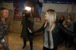 Beverwijk 24 december 2016
Estavana Polman en Rafael v d Vaart overhandigen Charles Ruijgrok een cheque van 2500 euro voor het zeldzame ziekten fonds . Event vond plaats in de winkel van de moeder van rafael Lolita .