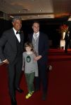 Amsterdam 21 december 2016
Sportman en sportvrouw van het jaar verkiezing tijdens het sportgala in de RAI. Frank Rijkaard met een jong voetballertje van ajax en met zijn vrouw stephanie