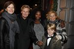 Amsterdam 22 december 2016
Premiere wereld kerstcircus in Carre. Henny Huisman met vrouw Lia dchter en kleinkinderen
