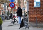 Amsterdam 24 december 2016
Ivo Niehe doet boodschappen op de fiets in amsterdam zuid.