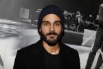 Amsterdam 20 december 2016 
Premiere Watskeburt in de meervaart. Kay nambiaar