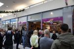 Beverwijk 24 december 2016
Estavana Polman en Rafael v d Vaart overhandigen Charles Ruijgrok een cheque van 2500 euro voor het zeldzame ziekten fonds . Event vond plaats in de winkel van de moeder van rafael Lolita .
