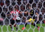 Eindhoven, 13 September 2016
PSV-Atletico Madrid, eindstand 0-1 
Eerste wedstrijd voorronde CL Seizoen 2016-2017
Luciano Narsingh en Filipe Luis Kasmirski in duel