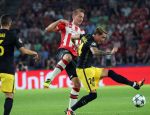 Eindhoven, 13 September 2016
PSV-Atletico Madrid, eindstand 0-1 
Eerste wedstrijd voorronde CL Seizoen 2016-2017
Luuk de Jong en Jose Maria Gimenez in duel