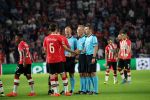 Eindhoven, 13 September 2016
PSV-Atletico Madrid, eindstand 0-1 
Eerste wedstrijd voorronde CL Seizoen 2016-2017
Martin Atkinson