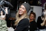 Beverwijk 24 december 2016
Estavana Polman en Rafael v d Vaart overhandigen Charles Ruijgrok een cheque van 2500 euro voor het zeldzame ziekten fonds . Event vond plaats in de winkel van de moeder van rafael Lolita . Nicolette Kluijver