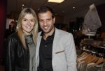 Beverwijk 24 december 2016
Estavana Polman en Rafael v d Vaart overhandigen Charles Ruijgrok een cheque van 2500 euro voor het zeldzame ziekten fonds . Event vond plaats in de winkel van de moeder van rafael Lolita .