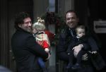 Amsterdam 7 januari 2017
Robert Doornbos met dochter en en Vincent v d Weijden met zijn dochter op de cornelis schuytstraat