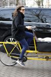 Amsterdam 19 december 2016 
Susan Visser met hond in bakfiets in Amsterdam zuid