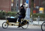 Amsterdam 20 december 2016
Susan Visser op haar bakfiets in Amsterdam