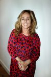 Amsterdam 16 oktober 2017
Boekpresentatie Marjolein Hurkmans . Angela Groothuizen ontvangt het eerste exemplaar.