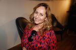 Amsterdam 16 oktober 2017
Boekpresentatie Marjolein Hurkmans . Angela Groothuizen ontvangt het eerste exemplaar.