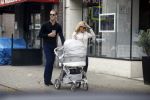 Amsterdam 14 oktober 2017
Dochter Jaap v Zweden Anna Sophia met partner achter kindwerwagen