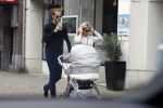 Amsterdam 14 oktober 2017
Dochter Jaap v Zweden Anna Sophia met partner achter kindwerwagen