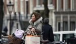 Amsterdam 19 december 2017
Astrid Joosten doet kerst inkopen.