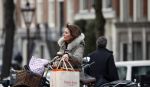Amsterdam 19 december 2017
Astrid Joosten doet kerst inkopen.