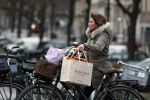 Amsterdam 19 december 2017
Astrid Joosten doet kerst inkopen.