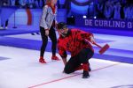 Aalsmeer 20 december 2017
Opnames de curling quiz met Frans Bauer Mark Tuitert Ellen Hoog Brace Sjoerd v Ramshorst Evert ten Napel Levi v Kempen Frank Lammers Sanne en Lieke Wevers. De opnames vinden plaats in de studio in Aalsmeer.