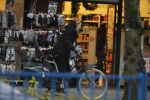 Amsterdam 15 december 2017
Doutzen Kroes winkelend op de beethovenstraat.