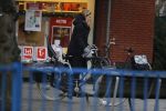 Amsterdam 15 december 2017
Doutzen Kroes winkelend op de beethovenstraat.
