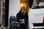 Amsterdam 15 december 2017
Doutzen Kroes winkelend op de beethovenstraat.