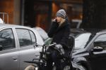 Amsterdam 15 december 2017
Doutzen Kroes winkelend op de beethovenstraat.