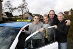 Fijnaart 27 december 2017
Christiaan Bauer heeft zijn eerste autorijles . Frans en Mariska zwwaaien hem uit.