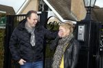Fijnaart 27 december 2017
Christiaan Bauer heeft zijn eerste autorijles . Frans en Mariska zwwaaien hem uit.