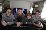Fijnaart 27 december 2017 
Frans Mariska Christiaan Frans Jan en Lucas Bauer thuis.